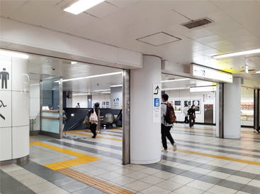 横浜市営地下鉄 防煙板広告